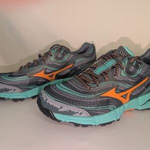Mizuno Women's Gray and Orange Running Shoes